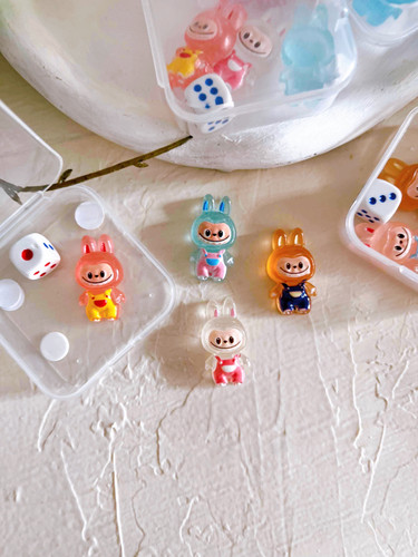 استیکر برجسته لبوبو